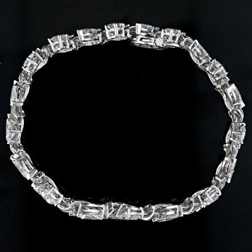 Spectacular Diamond Platinum Bracelet In Excellent Condition For Sale In San Francisco, CA