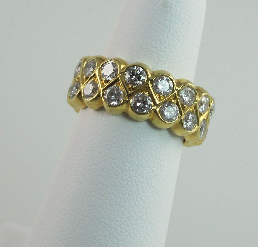 Diamond Double Row Band in 18 Karat Yellow Gold In Excellent Condition For Sale In Los Angeles, CA