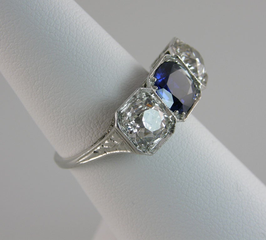 GIA certified Sapphire and Diamond 3 stone Ring For Sale 1