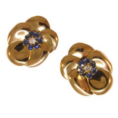 Van Cleef et Arpels gold and sapphire earclips