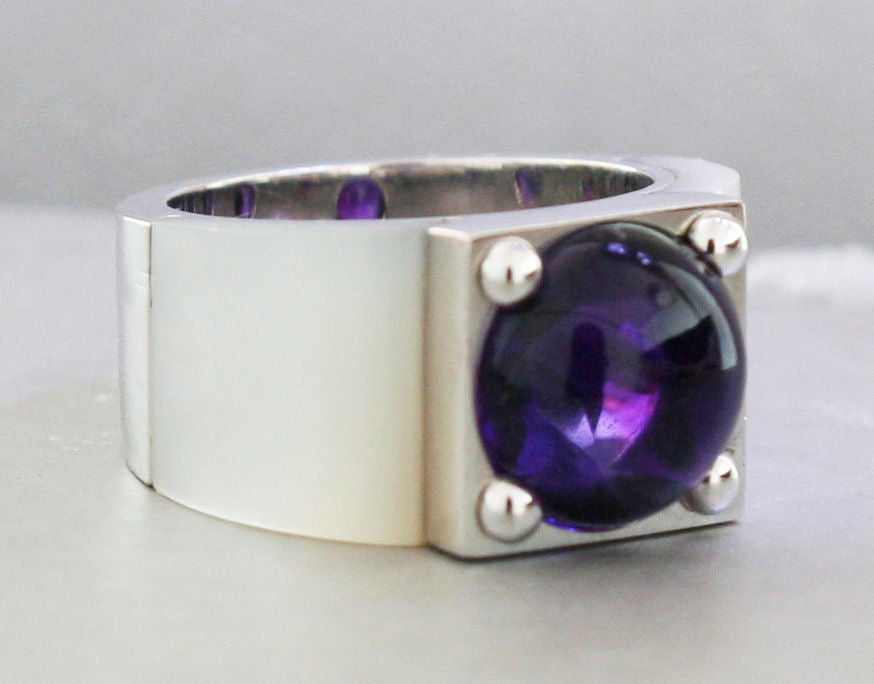 VAN CLEEF & ARPELS Amethyst Mother of Pearl White Gold Ring