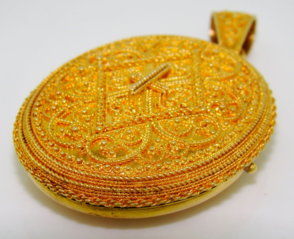 Victorian Etruscan Filigree Yellow Gold Locket