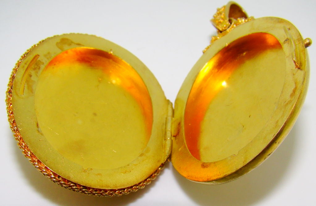 Women's Etruscan Filigree Yellow Gold Locket