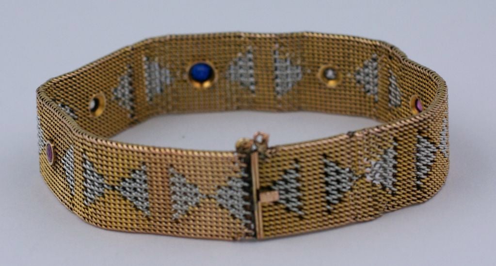 Bracciale a maglie deco in oro giallo e bianco con pietre In condizioni ottime in vendita a Riverdale, NY