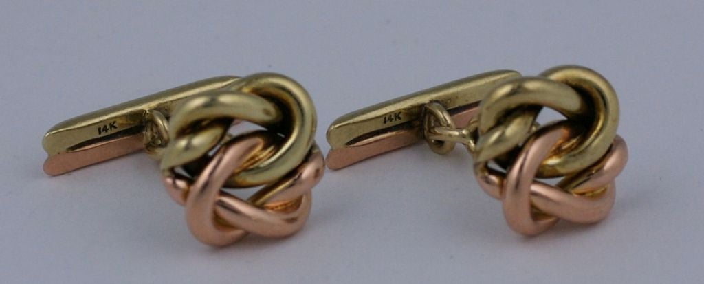 Boutons de manchette élégants à nœuds en or bicolore Excellent état - En vente à Riverdale, NY