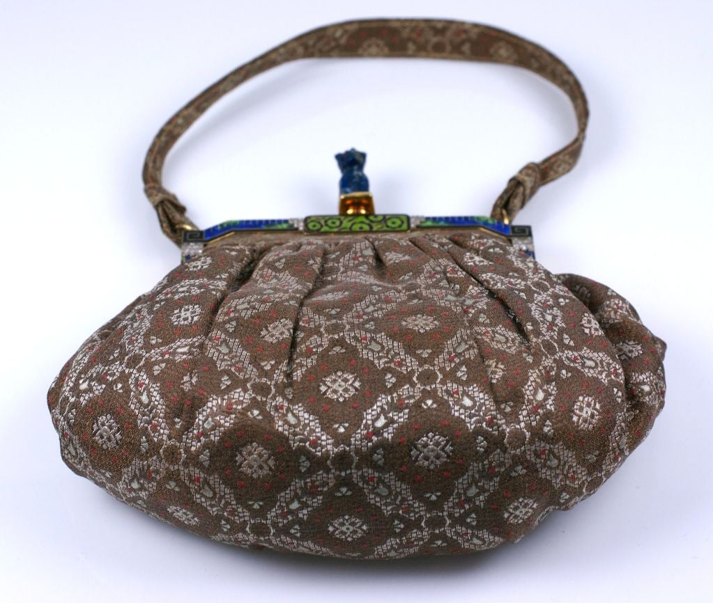 Fine French Art Deco Enamel and Diamond Figural Bag In Excellent Condition For Sale In Riverdale, NY