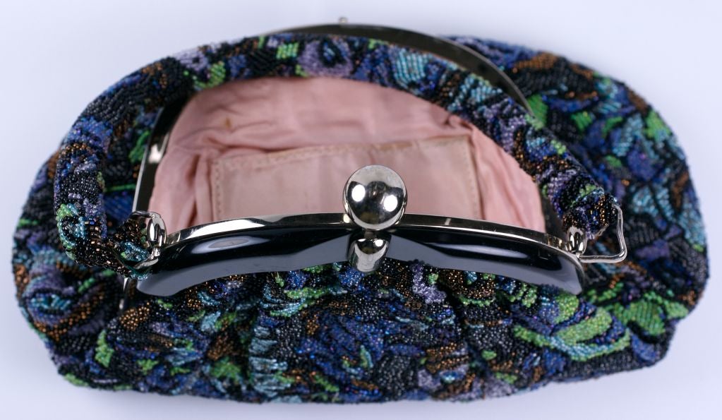 Lavishly Beaded Pouch with Bakelite Frame In Excellent Condition For Sale In New York, NY