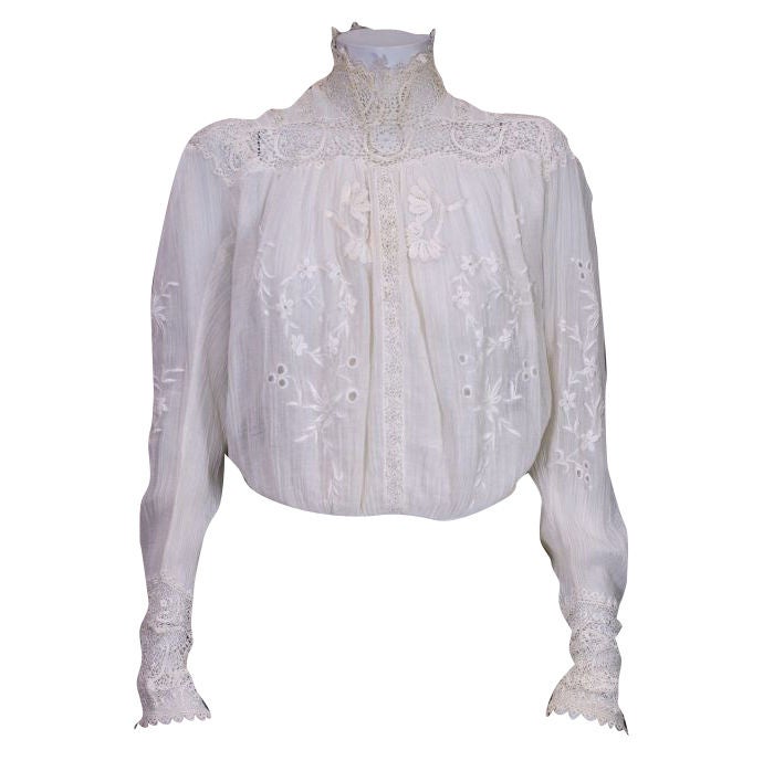 Blusa irlandesa eduardiana de ganchillo y algodón arrugado