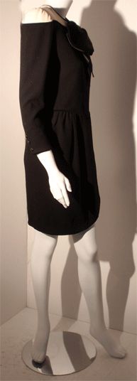 Valentino Black and Cream Wool Day Dress, Circa 1980's In Excellent Condition For Sale In Los Angeles, CA