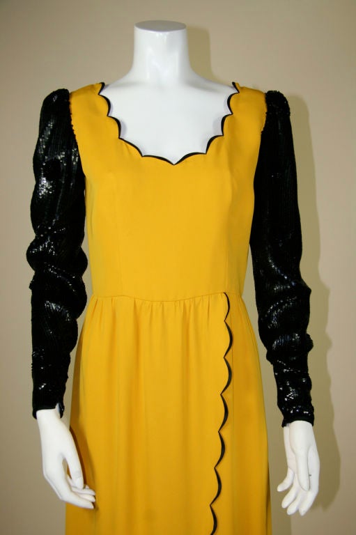 Women's Valentino Couture 1980s Yellow Silk Crêpe Gown For Sale