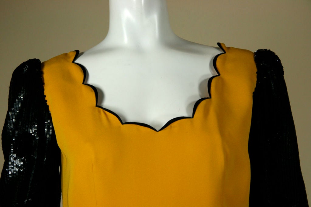 Valentino Couture 1980s Yellow Silk Crêpe Gown For Sale 1