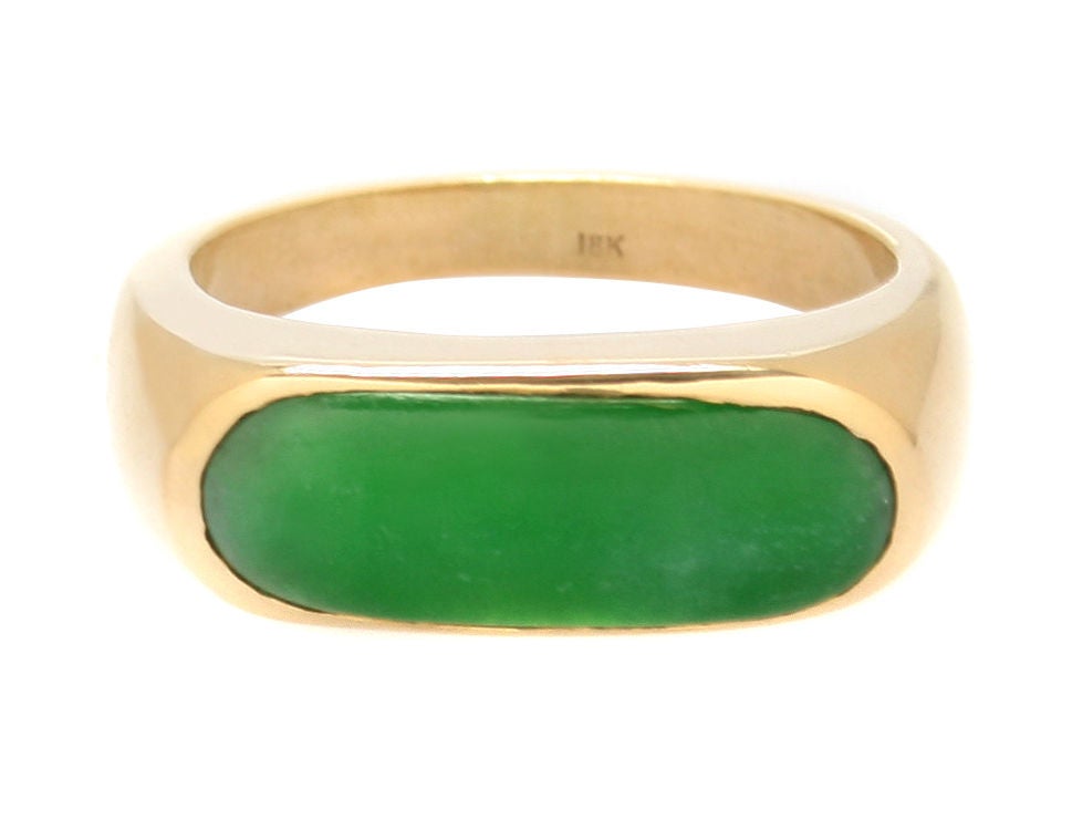 This is a beautiful, stylish yet simple ring.  The ring is a size 12 and could be worn by either a man or sized down to fit a woman's hand.

The stone measures 1/4