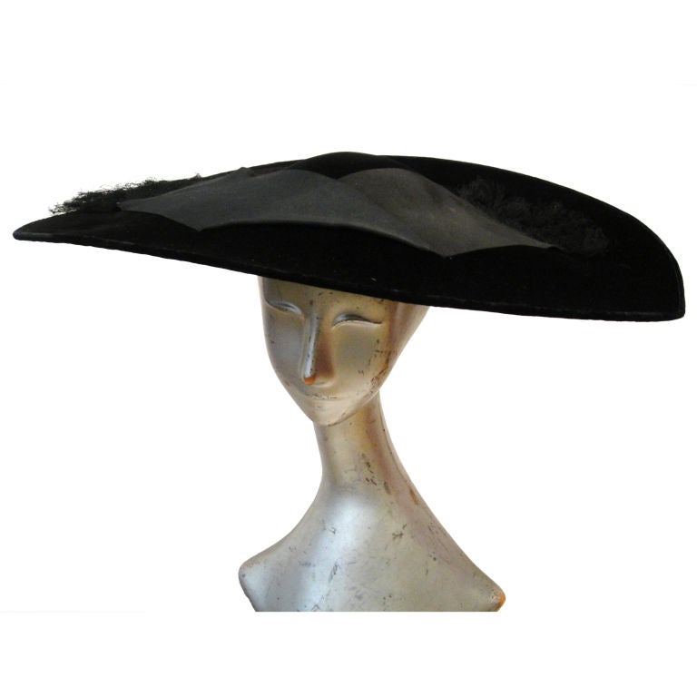 Spectacular Aerodynamic 1950s Velvet Hat