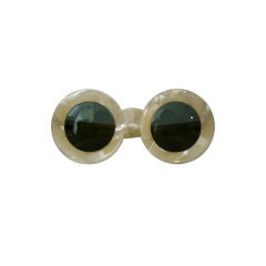50s Chic Pearlized Round Sunglasses