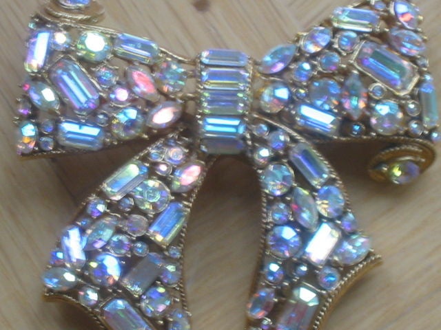 Large 1980's Jeweled Bow Pin R. Serbin 1