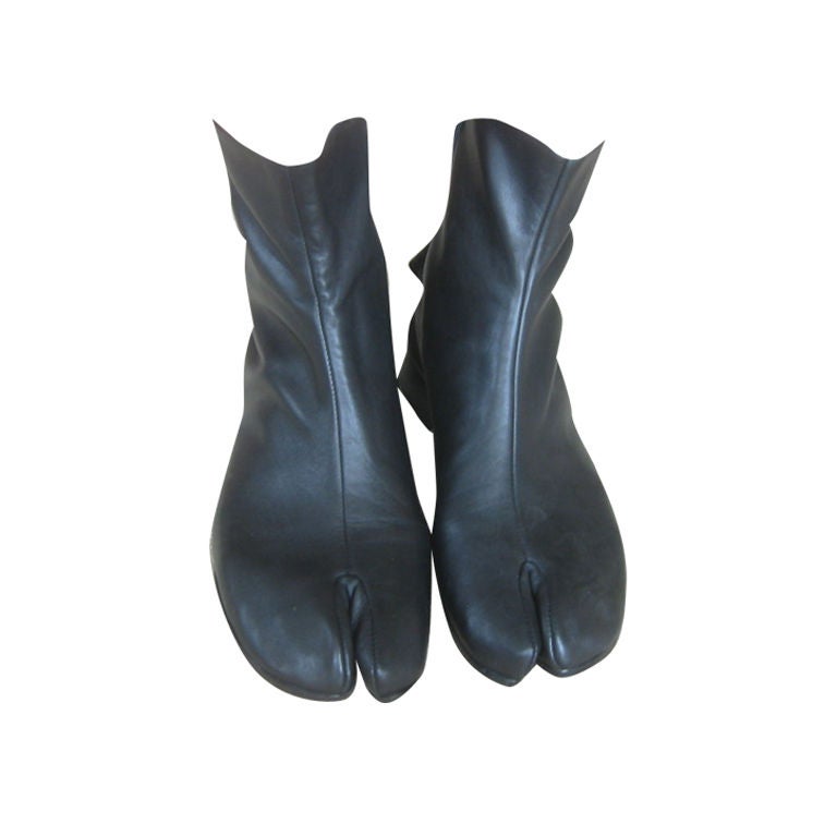 Wonderful Black Split Toe Tabi Boots from MARTIN MARGIELA Sz 9