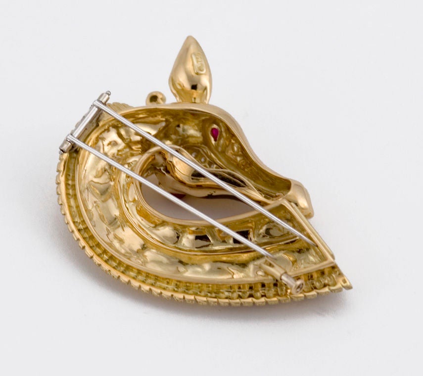 Lipten 18K GOLD DIAMOND ENAMEL GIRAFFE BROOCH / PIN For Sale 1