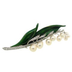 Broche en muguet avec perles naturelles de Marcus & Co.