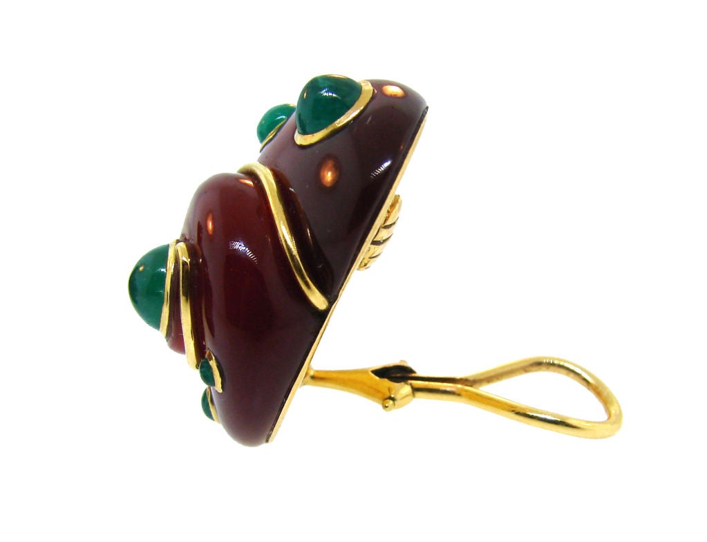 Women's Carnelian, Cabochon Emerald & Gold Shell Clip Earrings / Verdura