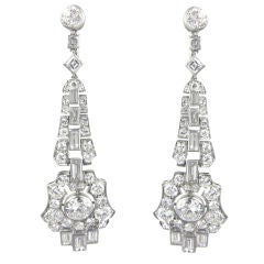 Antique A pair of Art Deco diamond pendant earrings