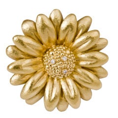 18 kt. flower clip with diamonds