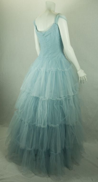 VINTAGE 1940-50's SHELF BUST BABY BLUE TULLE PARTY WEDDING DRESS For Sale 2