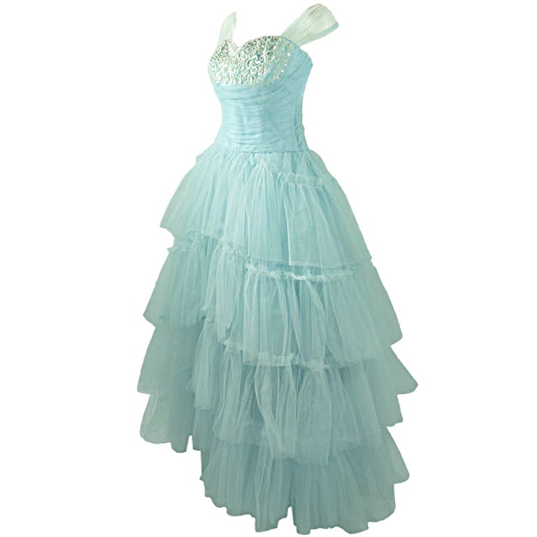 VINTAGE 1940-50's SHELF BUST BABY BLUE TULLE PARTY WEDDING DRESS For Sale