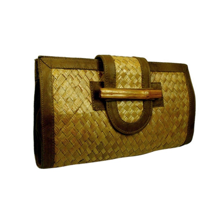 FANTASTIC SEA GRASS LEATHER CLUTCH WITH BAMBOO HANDLE For Sale