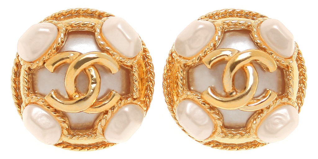 These are very wearable, sophisticated and good looking Chanel clip on earrings