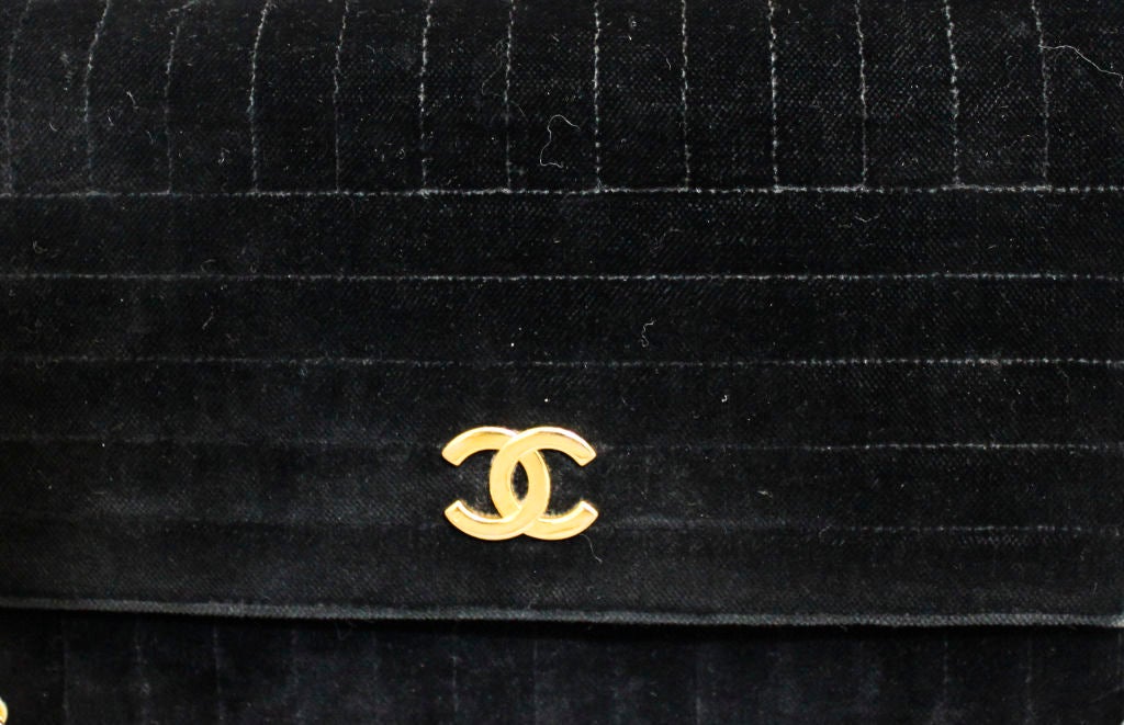 Women's Vintage Chanel Ribbed Black Velvet Evening Bag with Chain Strap