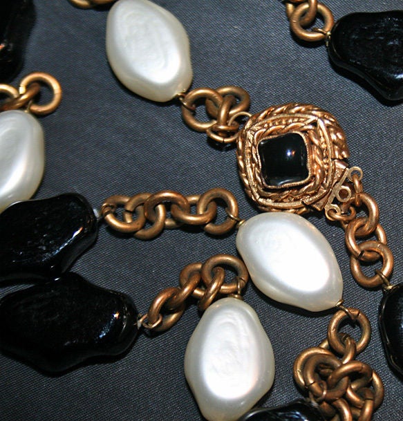 Women's Chanel 1983 Pearl Black Gripoix Necklace Sautoir