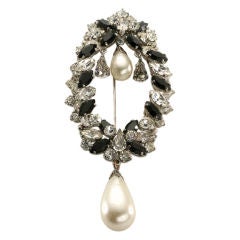 Roger Scemama brooch with drop glass pearl. Unsigned
