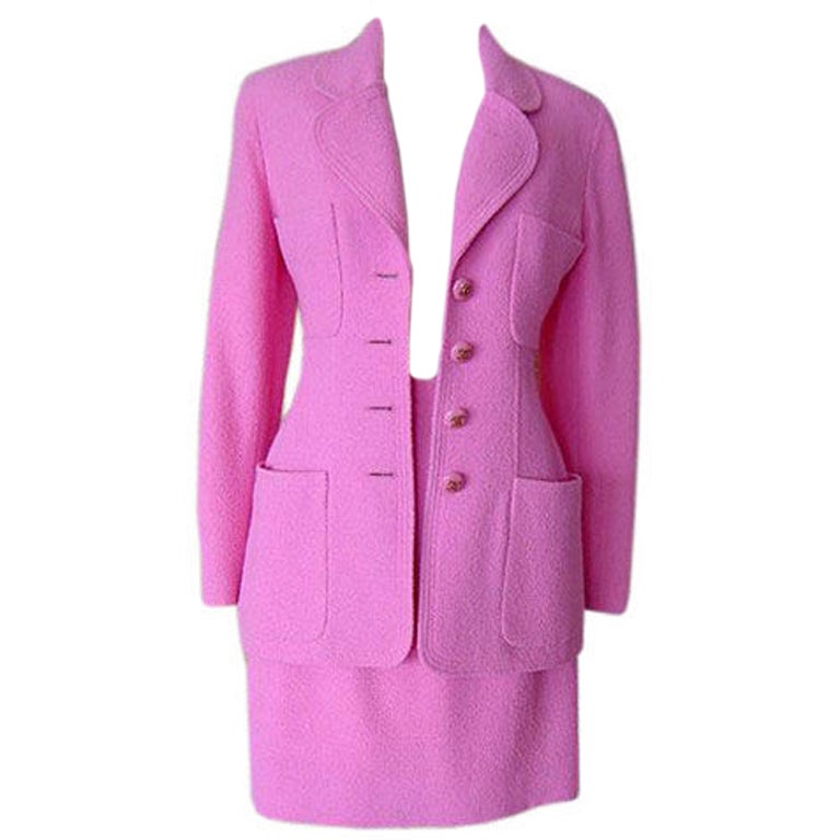 CHANEL Boucle Skirt Suit SMASHING in pink AMAZING buttons!