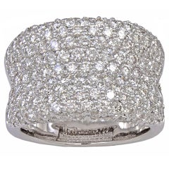 Breites Pave-Diamantband aus Weißgold
