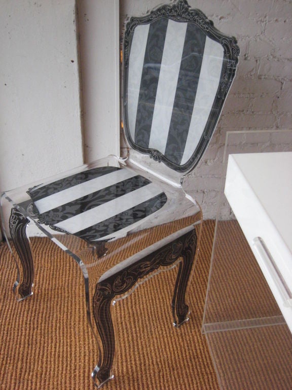 16 French Modern Acrylic Dining Chairs In Excellent Condition In New York, NY