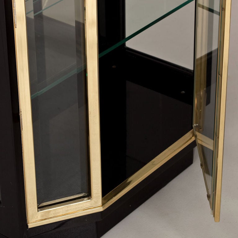 Late 20th Century A Single Black Lacquered and Glazed Display Cabinet by Henredon