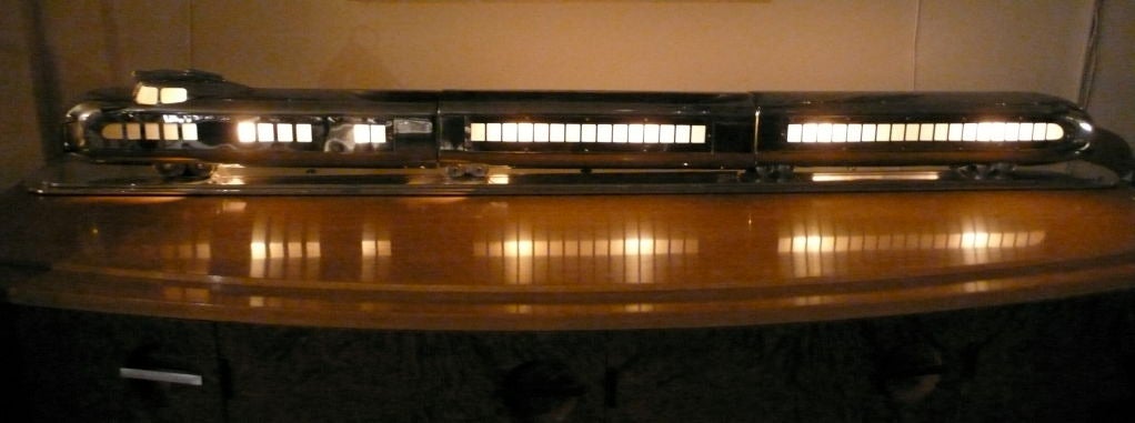 Huge 3 Car 1933 Light Up Streamline Aluminum Model Train 2