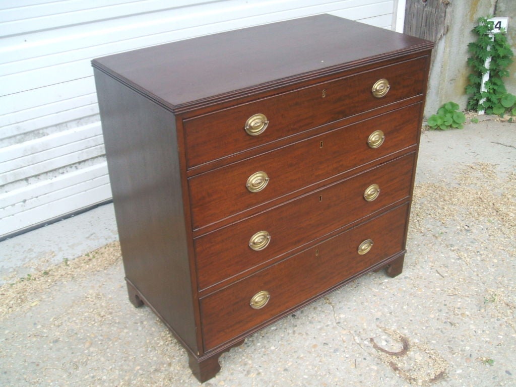 Mahogany Chest of Drawers In Good Condition For Sale In Bridgehampton, NY