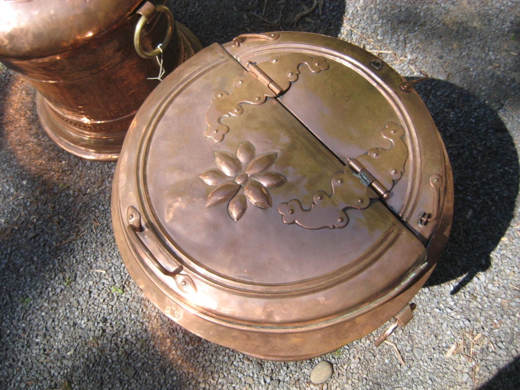 Large handmade English/Raj copper pot-<br />
Floral motif on top lid, 2 large copper ring handles