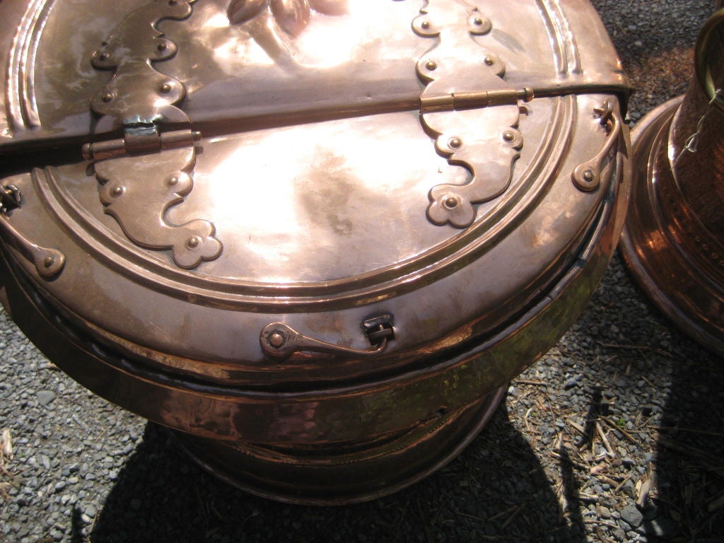 20th Century Large Handmade English Raj copper pot (#2 right) For Sale