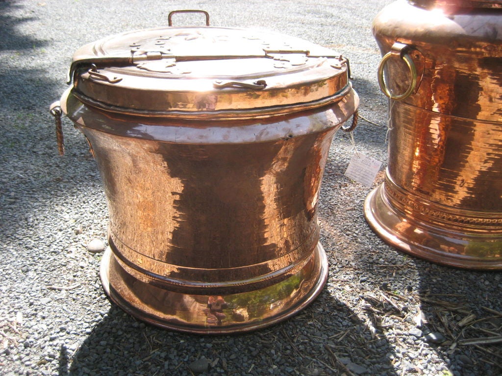 Large Handmade English Raj copper pot (#2 right) For Sale 1