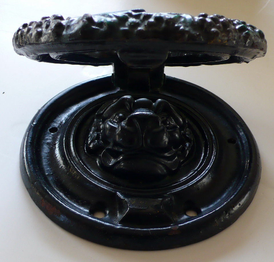 Large Round Dog Face Door Knocker 1