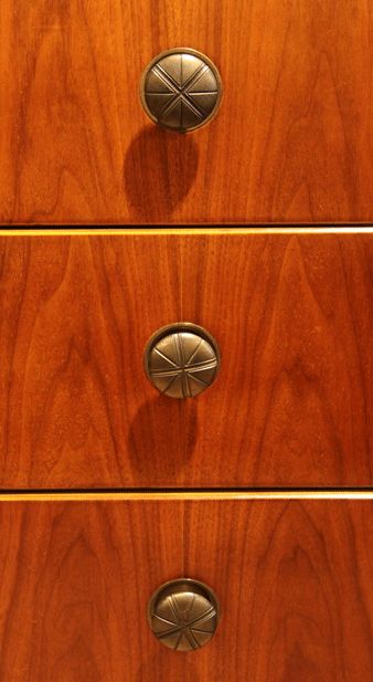 Henredon Chest of Drawers In Good Condition For Sale In New York, NY