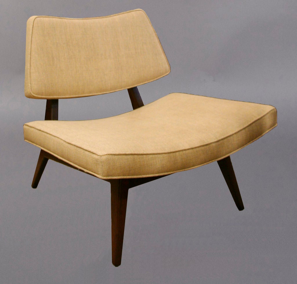 Lounge chair upholstered in linen by Jens Risom