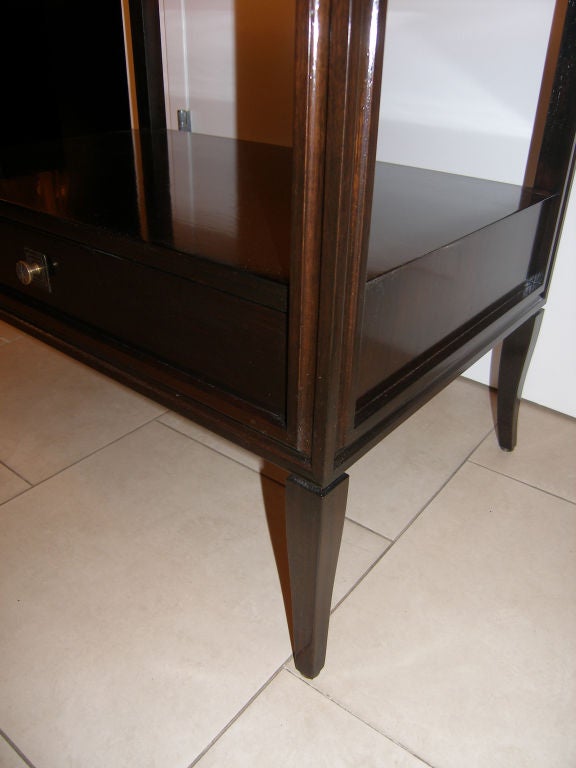 Pair of Tommi Parzinger Mahogany and White Glass Side Tables For Sale 1
