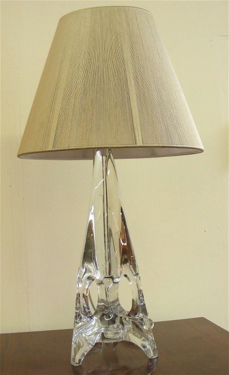 Lampe à poser Cristal Eiffel réalisée par les Cristalleries Daum , Nancy 
