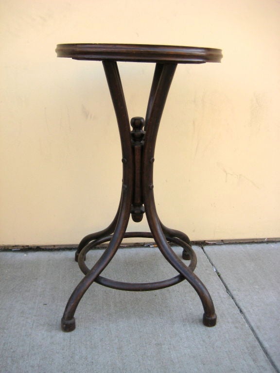Wonderfully scaled bentwood plant stand in the manner of Thonet.