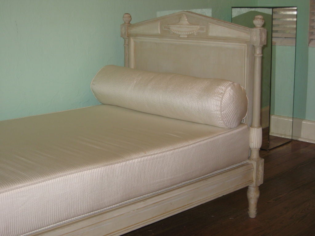 NEOCLASSICAL FRENCH DAYBED 1
