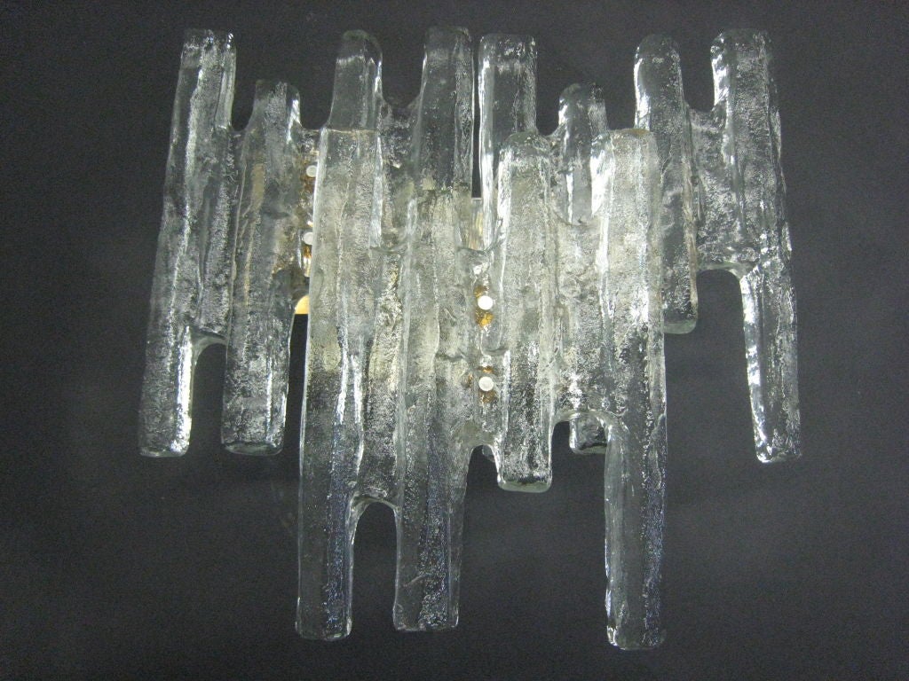 Pair of Italian Mid-Century Modern Murano 'Ice Glass' Wall Sconces by Mazzega In Good Condition For Sale In New York, NY