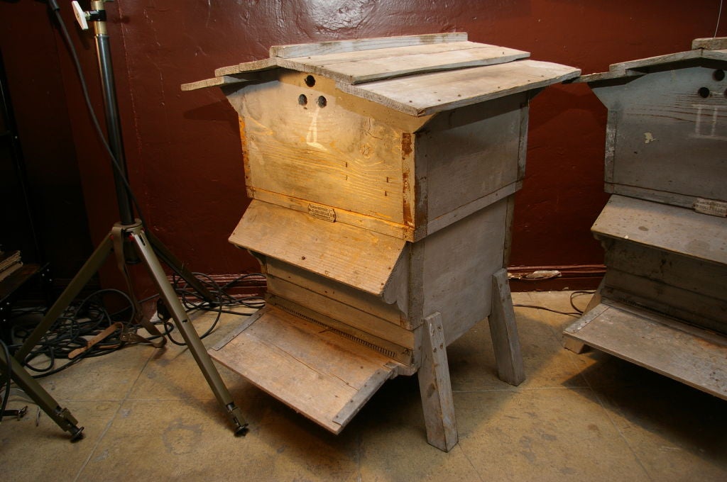 French  Bee Hive In Good Condition In Los Angeles, CA